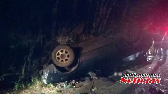 Parati carregada com bebida tomba na ERS 342 em
Horizontina - foto 5