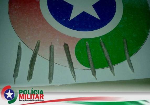 Polícia Militar apreende maconha e ecstasy em Porto Belo - foto 2
