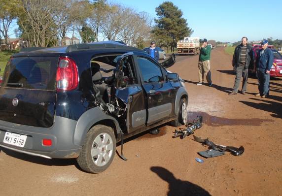 Acidente
deixa quatro feridos na BR 285 em São Luiz Gonzaga - foto 5