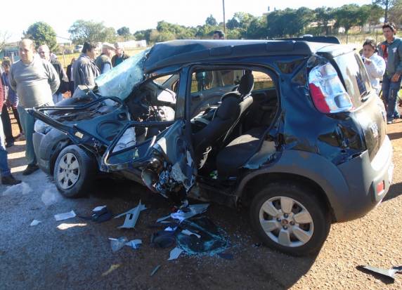 Acidente
deixa quatro feridos na BR 285 em São Luiz Gonzaga - foto 4