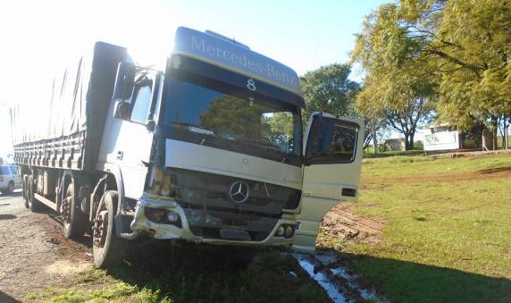 Acidente
deixa quatro feridos na BR 285 em São Luiz Gonzaga - foto 7