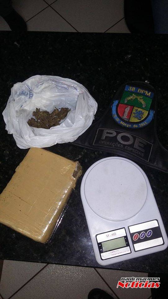 POE de Carazinho prende jovem com tijolo de maconha - foto 3