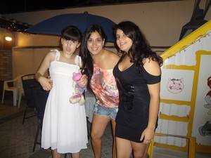Mãe terá de vender próprias
roupas para custear tratamento de filha no RS - foto 4