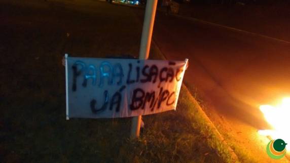 Sexta-feira amanhece com protestos em Passo Fundo - foto 4