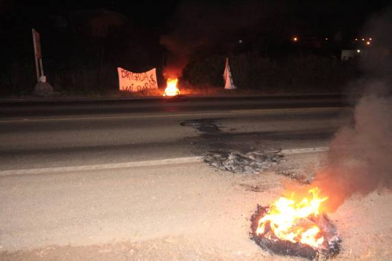 Primeiro protesto contra o Governador Sartori na 

região Central do Estado é registrado em Santiago - foto 4