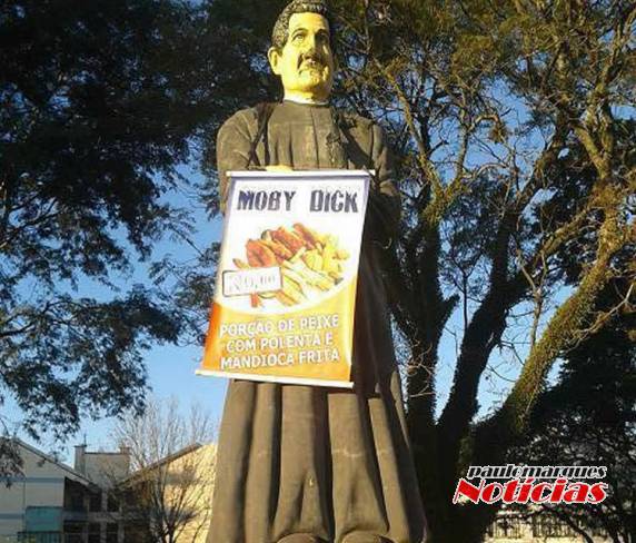 O alvo, foi o busto do Padre Vicente Testani