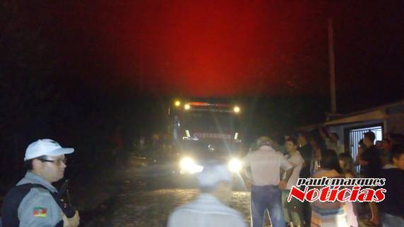 Casa é consumida pelo fogo no bairro Pró-Morar em Três de Maio - foto 4