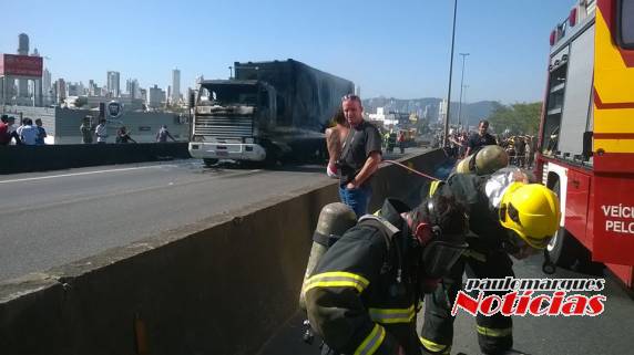 Acidente na BR-101 em Blaneário Camboriú SC - foto 3