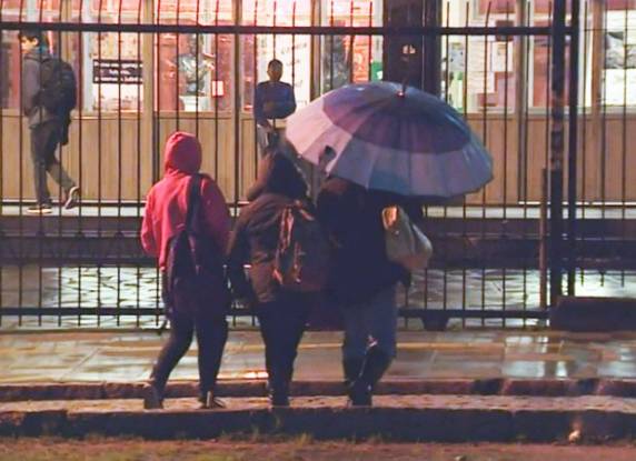 Professores e policiais civis e militares mantêm mobilizações no estado