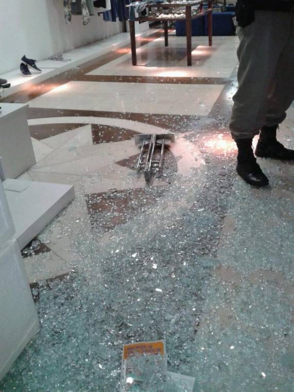 Mais uma noite de assaltos, furtos e arrombamentos em Carazinho - foto 2