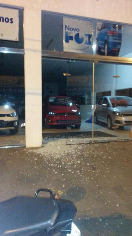 Mais uma noite de assaltos, furtos e arrombamentos em Carazinho - foto 5