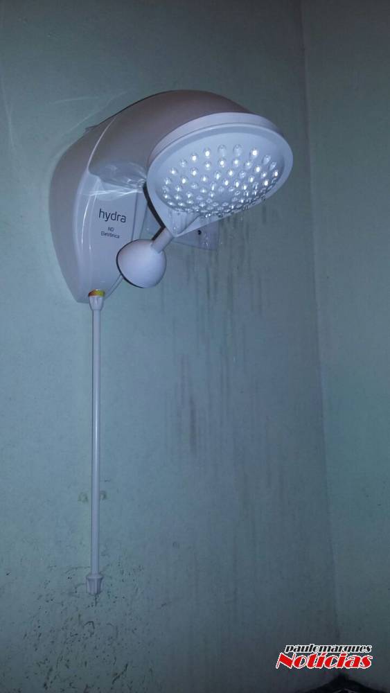 Moradores do bairro Sol Nascente se queixam da
pouca força da água da CORSAN - foto 2