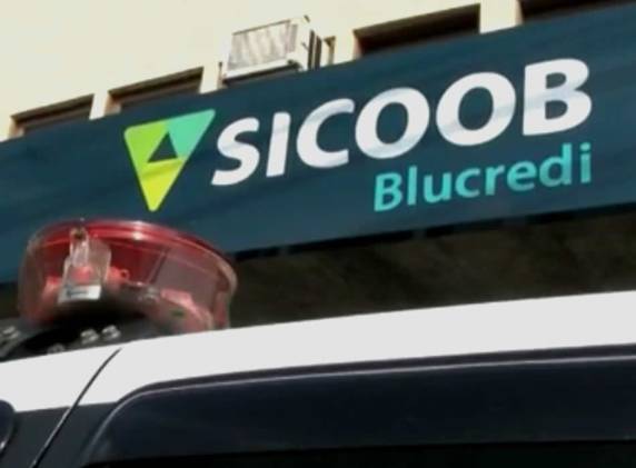 Assaltantes levam mais de R$ 300 mil de cooperativa de Blumenau - foto 3