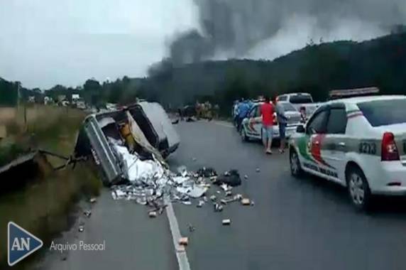 Assalto no PR termina com batida frontal e mortes no Norte de SC - foto 4