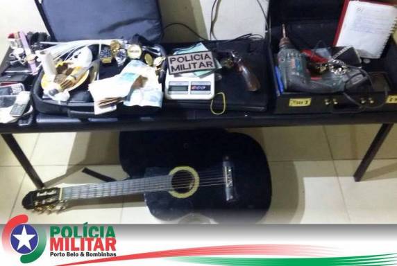 Quadrilha é
presa pela Polícia Militar de Porto Belo - foto 4