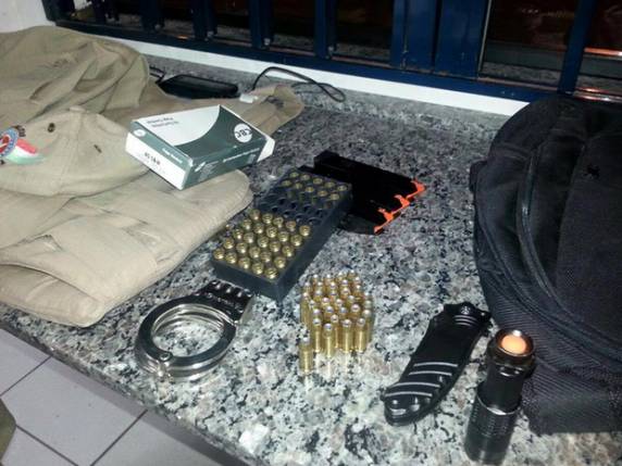 Após roubar PM em SC, homem foge da PRF e invade
posto policial vazio - foto 2