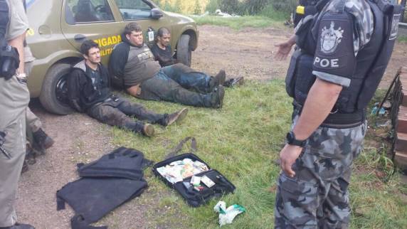 Brigada Militar recupera parte do dinheiro roubado em Imigrante - foto 2