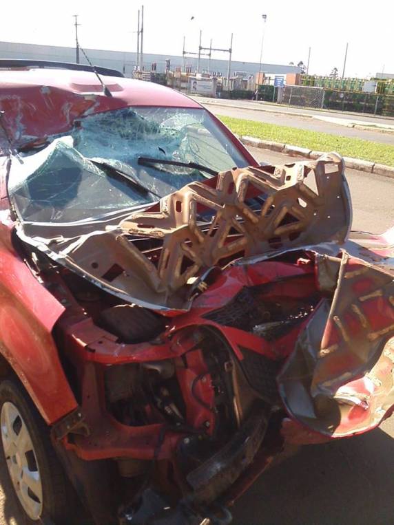 Motorista abandona caminhão depois de se envolver em acidente em Horizontina - foto 4