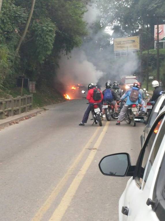 Veículo incendeia em Blumenau - foto 4