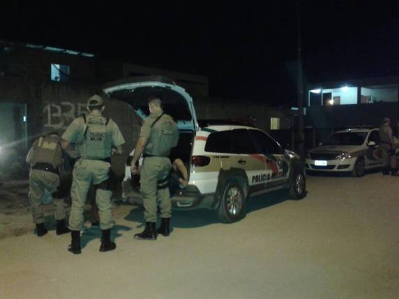 Traficantes são presos em Itapema - foto 7