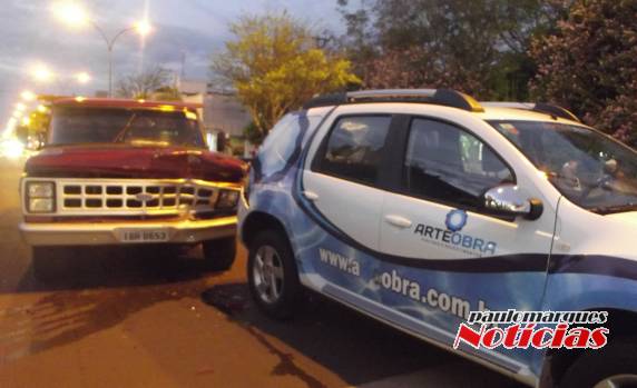 Acidente com
danos materiais no centro de Três de Maio - foto 2