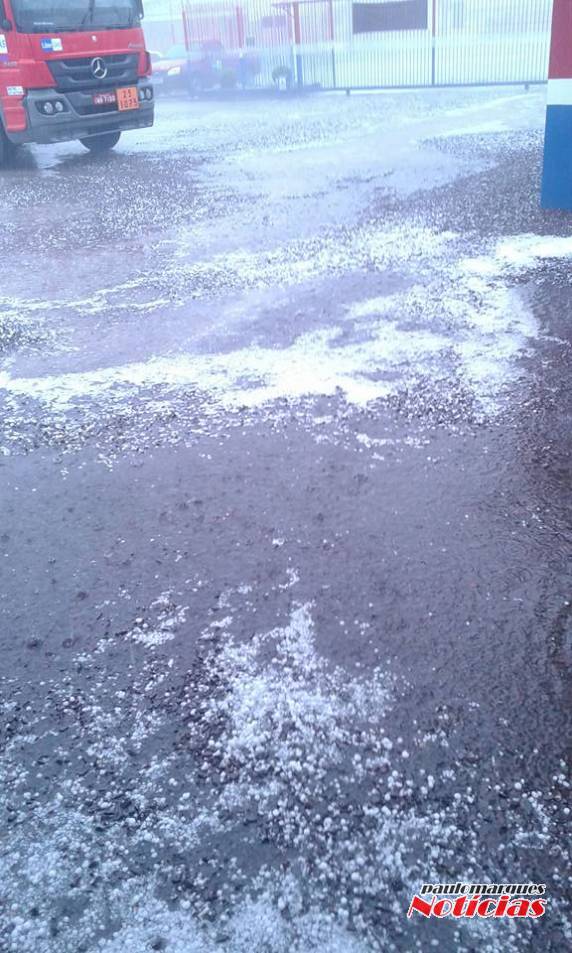 Internautas registra temporal de granizo em Caxias do Sul - foto 3