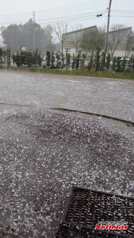 Internautas registra temporal de granizo em Caxias do Sul - foto 7