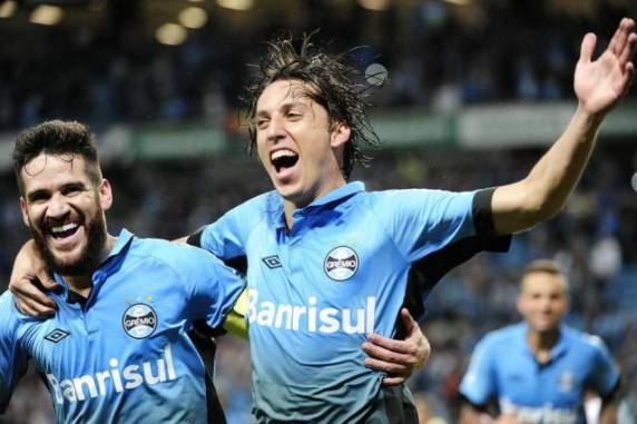 Geromel, Douglas e Luan marcaram os gols 

do time de Roger Machado