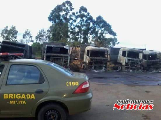Incêndio destrói carretas em Posto de 

Combustível em Cruz Alta - foto 2