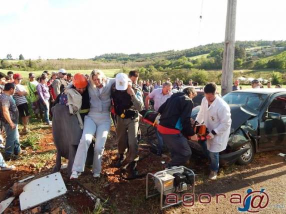 Acidente de trânsito na tarde deste sábado em Panambi resulta em seis pessoas feridas - foto 6