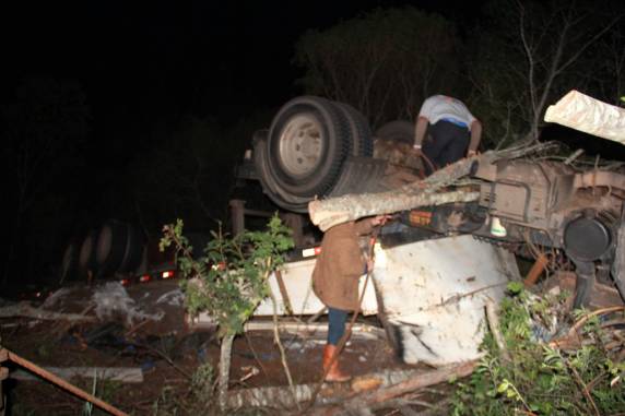 Caminhoneiro de São Luiz Gonzaga morre em acidente de trânsito na BR 287 em
Jaguari - foto 3