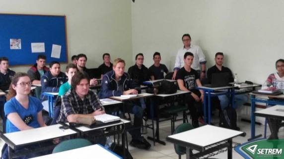 Tiago Duarte, da Park Tur, proferiu a palestra “Oportunidades e Ameaças para Empreender Indústria”