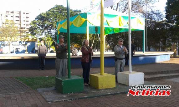 Hasteamento das bandeiras
no dia da Independência - foto 3