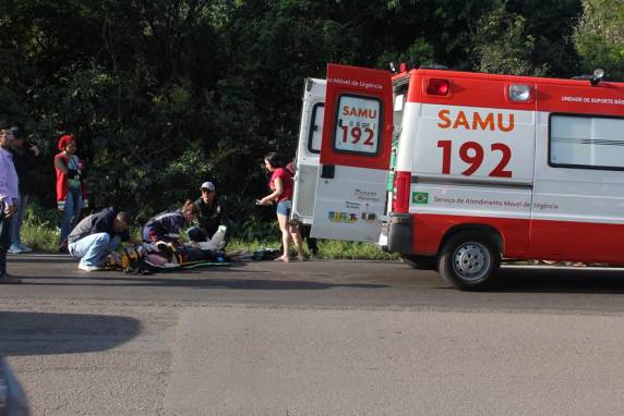 Casal fica gravemente ferido após acidente na ERS-446 - foto 2
