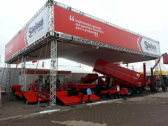 Empresa
inhacorense presente na 38ª Expointer, em Esteio - foto 4