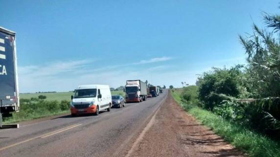 Familiares de apenados realizaram
bloqueio na BR 285 em São Luiz Gonzaga - foto 6