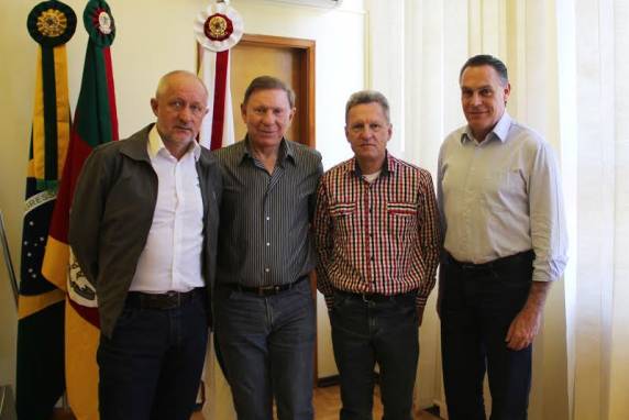 Ministra autoriza instalação de laboratório do leite em Três de Maio - foto 3