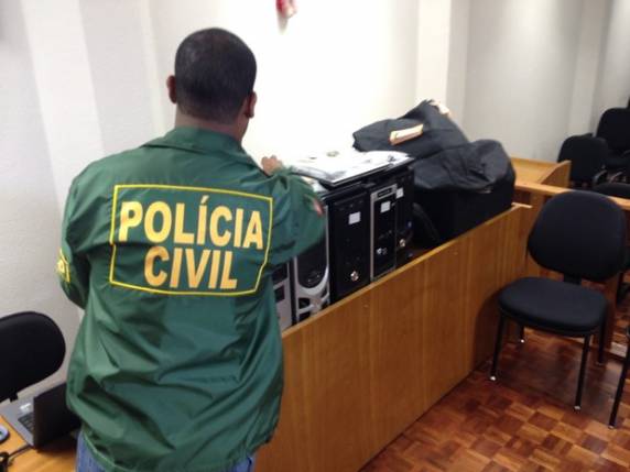 Investigação apura indícios de que ele participava de fraudes no município