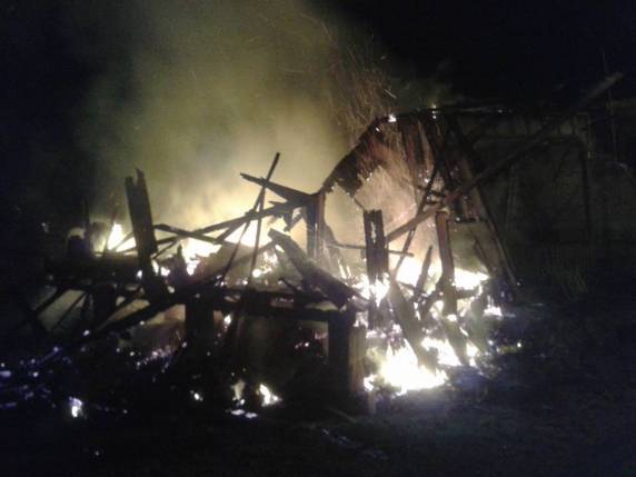 Residência foi consumida pelo fogo em Carazinho - foto 2