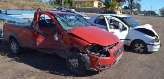 Casal de Três de Maio se envolve em grave acidente na BR-386 em Sarandi - foto 2