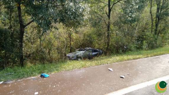 Colisão entre carro e carreta deixa um morto e dois feridos em Sertão - foto 5
