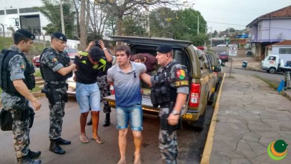 Acusados de furtar carros e pedir resgate são presos por policiais do BOE em Passo Fundo - foto 5