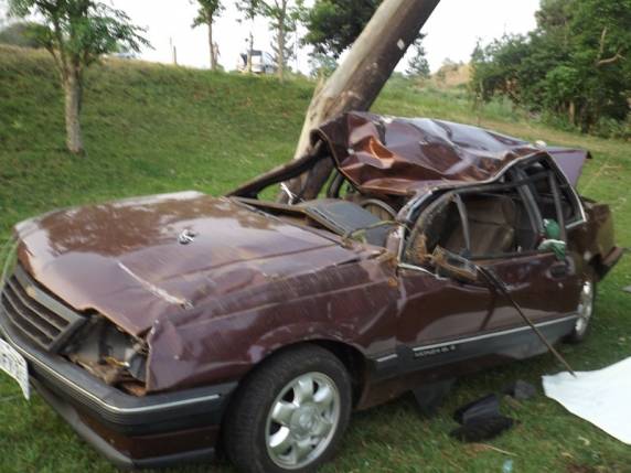 Jovem de 22 anos morre em
acidente na BR-468, em Tiradentes do Sul - foto 3