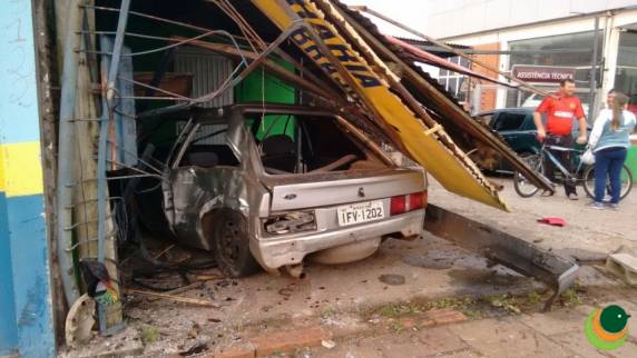 Acidente deixa seis feridos em Passo Fundo - foto 2