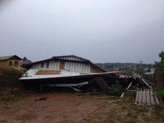 Mais de 50 casas e prédios públicos sofreram algum dano