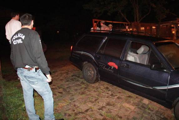 Homem é morto por cães da raça Pitbull ao
tentar entrar em oficina mecânica em Santiago - foto 5