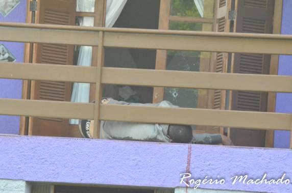 Assaltante em fuga é morto
ao tentar invadir uma residência em Constantina - foto 2