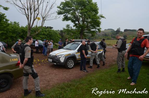 Assaltante em fuga é morto
ao tentar invadir uma residência em Constantina - foto 5