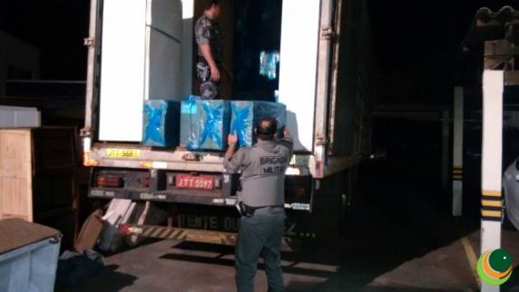 Brigada Militar apreende R$1,5 milhão em carga de cigarros trazidos do
Paraguai - foto 7
