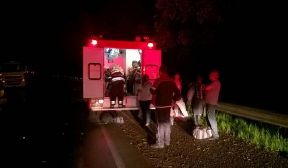 Ônibus que saiu de Passo Fundo tomba em Santa Catarina - foto 2
